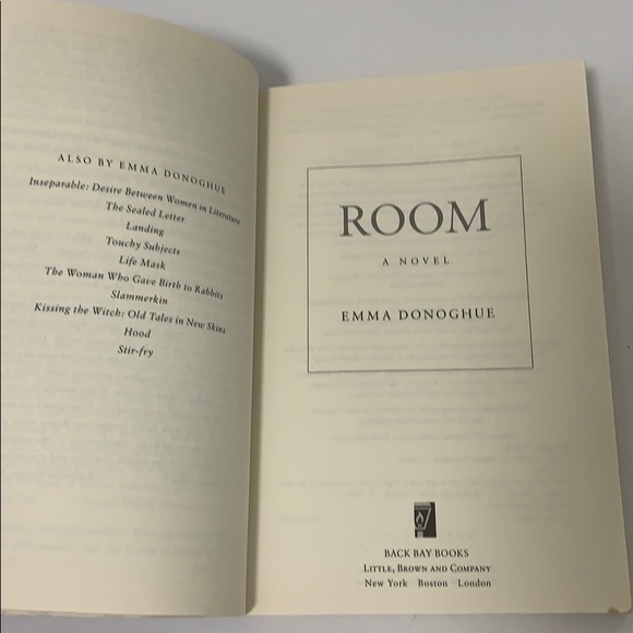 National Bestseller. Room. Emma Donoghue - Picture 7 of 10
